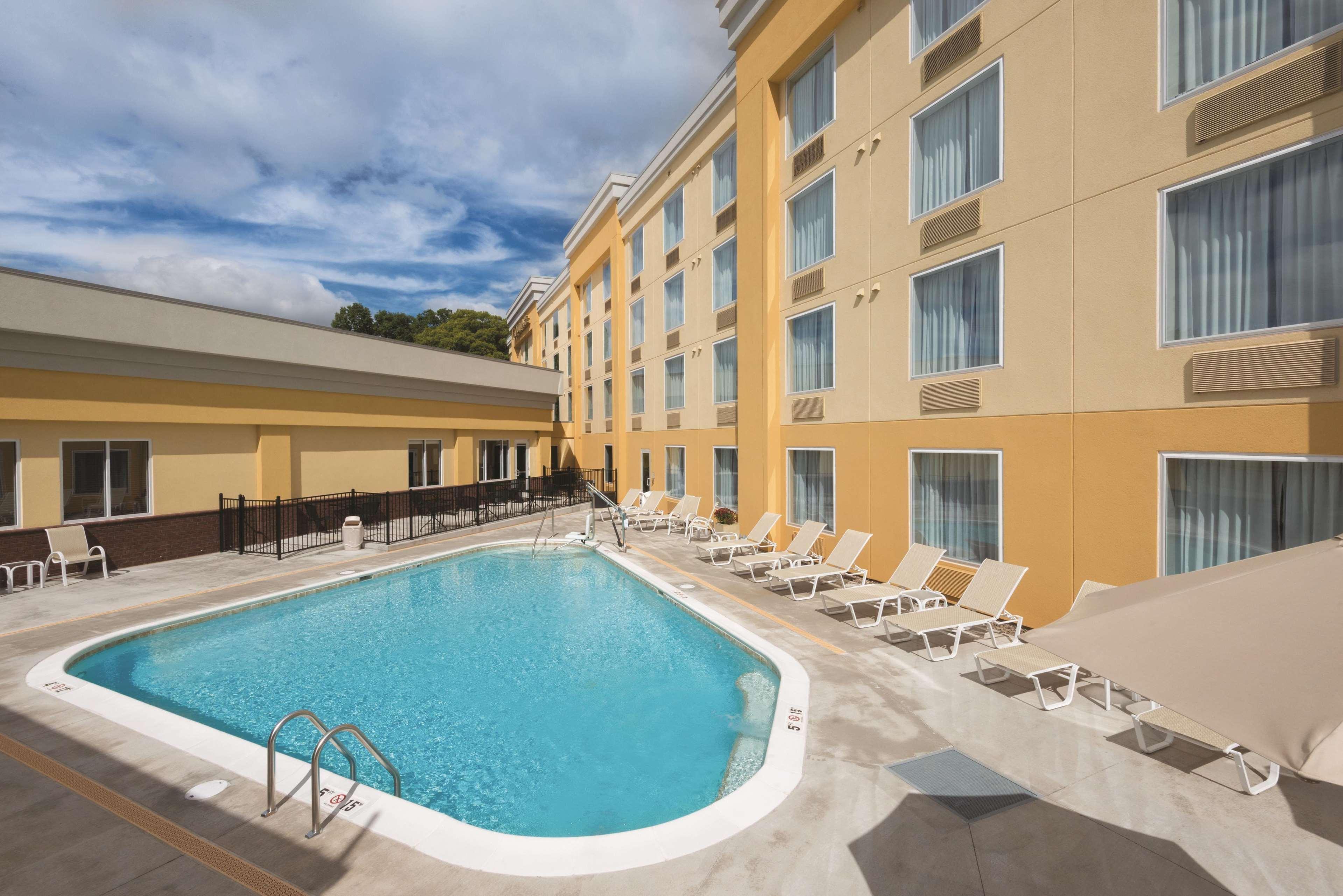 La Quinta By Wyndham Lynchburg At Liberty Univ. Hotel Luaran gambar